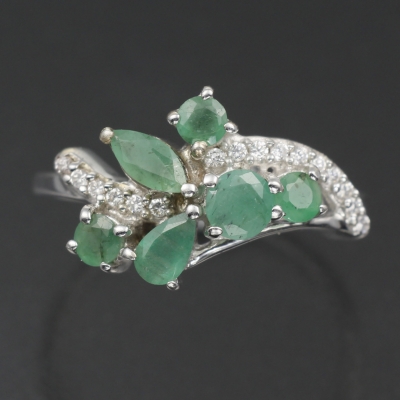 Серебряное кольцо с зеленым бериллом натуральным  арт.  27090