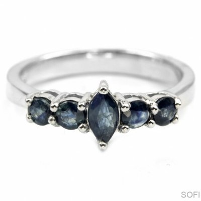 Серебряное кольцо с синим корундом натуральным арт 26482