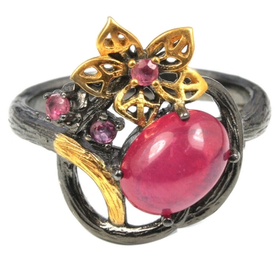 Серебряное кольцо с розовым корундом арт 27629