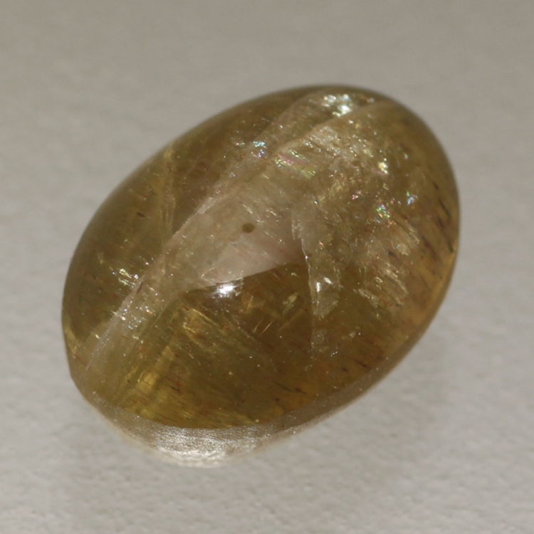 Камень Апатит натуральный с эффектом кошачьего глаза 6.61 карат арт. 4913