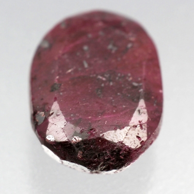 Камень розовый корунд натуральный 16.10 карат арт 1104
