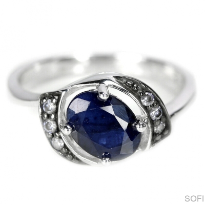 Серебряное кольцо с синим корундом натуральным арт 25292
