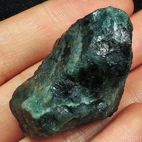 Камень Апатит натуральный самородок 134.80 карат арт. 14835