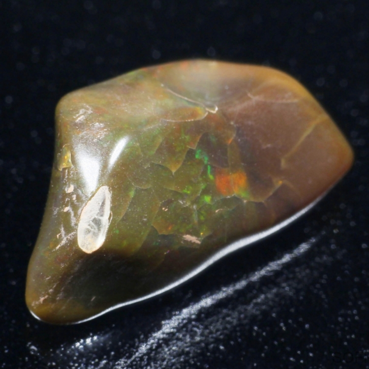  Камень радужный опал необработанный натуральный 5.57 карат арт. 16336