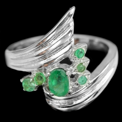 Серебряное кольцо с зеленым бериллом арт 27348