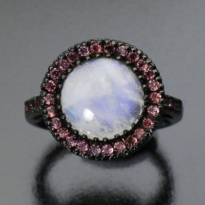 Серебряное кольцо с лунным камнем арт 12544