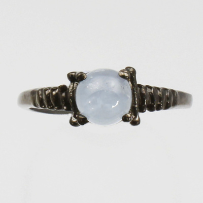 Серебряное кольцо с голубым камнем халцедоном арт 3199